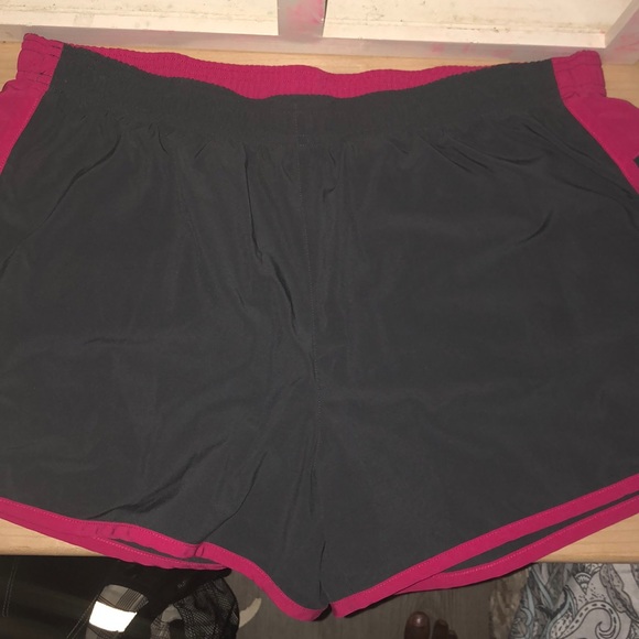 Work out shorts (2) - Picture 5 of 7